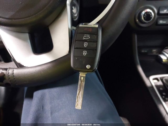 KNDPMCAC5L7752379 KIA Sportage Lx