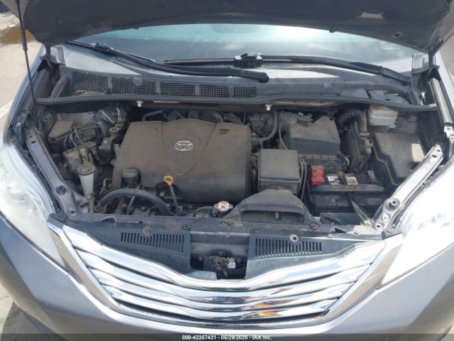 5TDKZ3DC0HS842138 Toyota Sienna Le 8 Passenger
