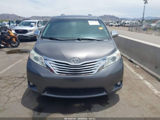 5TDKZ3DC0HS842138 Toyota Sienna Le 8 Passenger