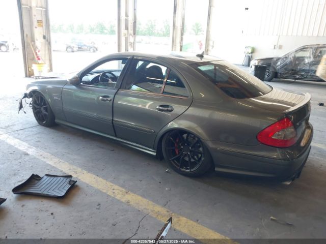 2007 MERCEDES-BENZ E 63 AMG WDBUF77XX7B099323 Photo 2