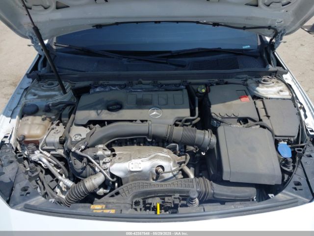 W1K3G4EB9LW044113 Mercedes-Benz m260