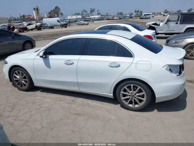 W1K3G4EB9LW044113 Mercedes-Benz m260