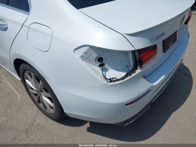 W1K3G4EB9LW044113 Mercedes-Benz m260