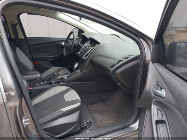 1FADP3F25EL461388 Ford FOCUS SE