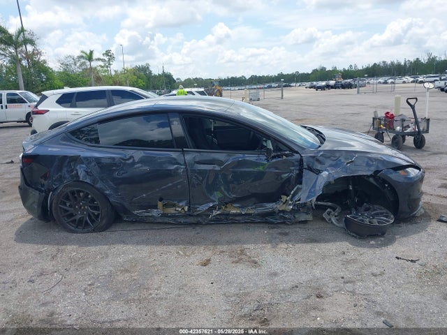 Tesla MODEL 3 2024 5YJ3E1EA3RF741585 Image 13