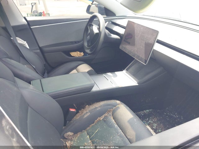 2024 TESLA MODEL 3 5YJ3E1EA3RF741585 Photo 4