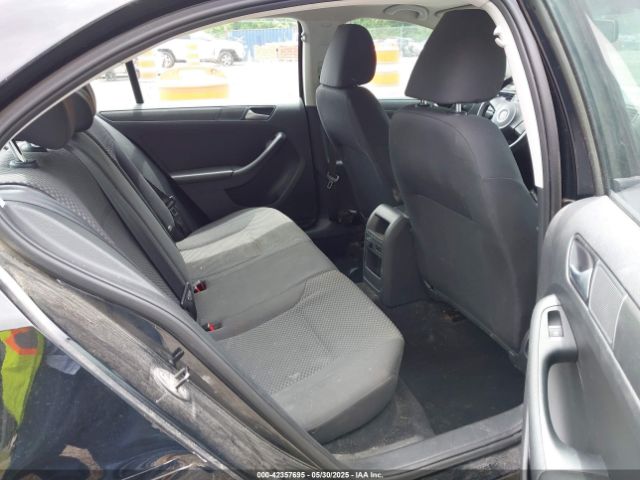 3VW2K7AJXEM369890 Volkswagen Jetta 2.0l S