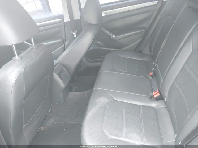 1VWDT7A3XHC078545 Volkswagen 1.8 tsi