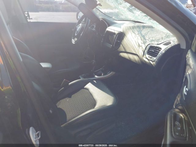 2019 JEEP COMPASS 3C4NJDBB7KT761185 Photo 4