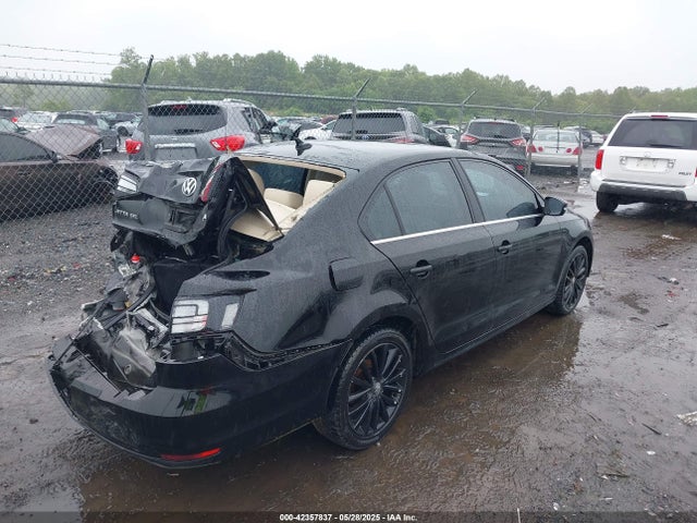 3VWL07AJ1GM213086 Volkswagen Jetta