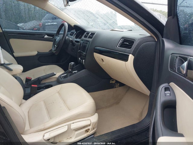 3VWL07AJ1GM213086 Volkswagen Jetta