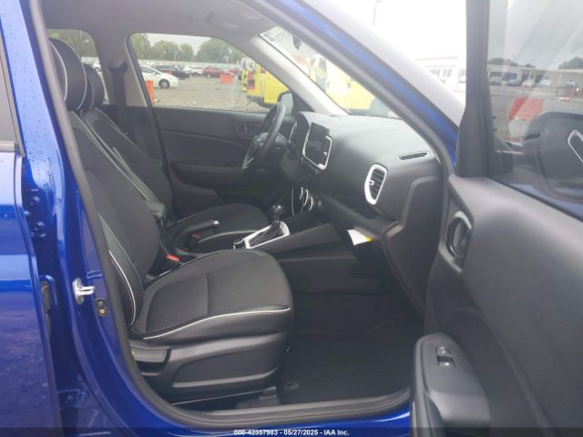 2022 HYUNDAI VENUE KMHRC8A3XNU203804 Photo 4