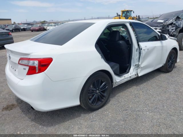 4T1BF1FK0EU352416 Toyota CAMRY SE