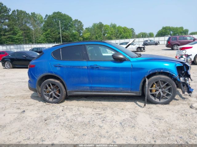 ZASFAKNN4J7C01052 Alfa Romeo Stelvio Ti Sport Awd