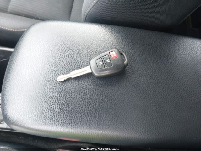JTMRFREV6ED047984 Toyota Rav4 Xle