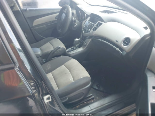 1G1PA5SH5E7459527 Chevrolet Cruze Ls Auto
