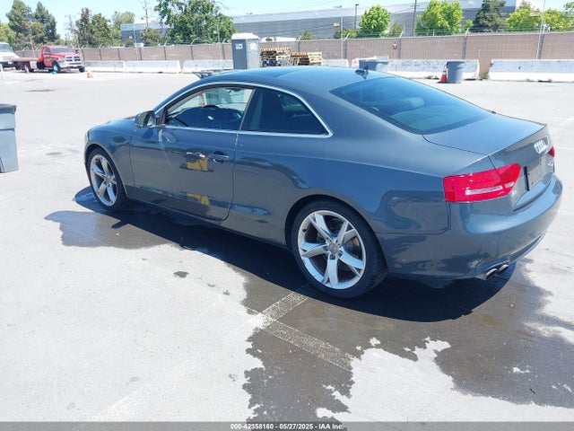 2011 AUDI A5 WAULFAFR0BA074620 Photo 2