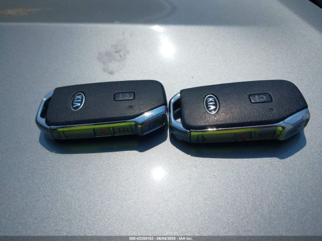 KNDERCAAXM7152773 KIA SELTOS EX