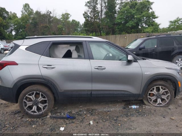 KNDERCAAXM7152773 KIA SELTOS EX