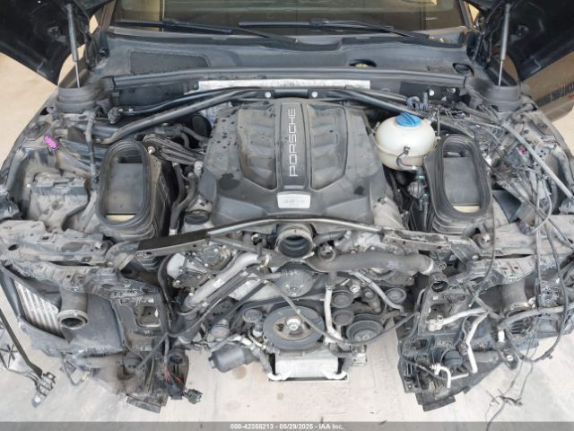 2017 PORSCHE MACAN WP1AG2A56HLB51567 Photo 9