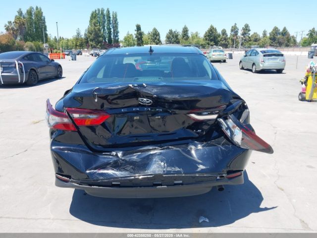 4T1C11AKXNU047824 Toyota CAMRY LE