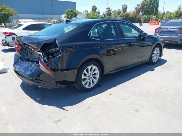 4T1C11AKXNU047824 Toyota CAMRY LE