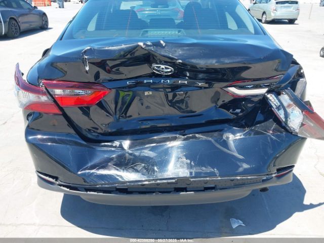 4T1C11AKXNU047824 Toyota CAMRY LE