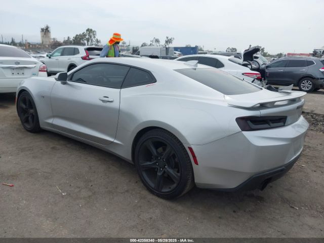 2017 CHEVROLET CAMARO 1G1FB1RX8H0158262 Photo 2