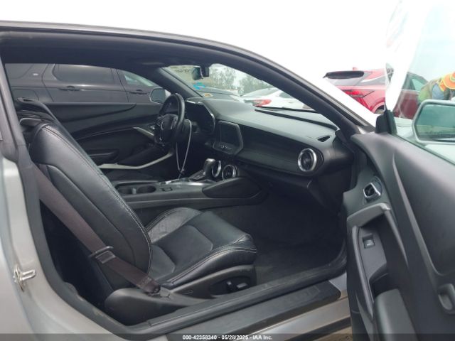 2017 CHEVROLET CAMARO 1G1FB1RX8H0158262 Photo 4