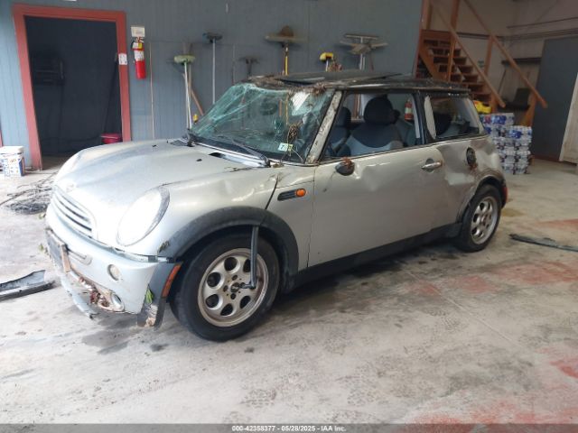2005 MINI COOPER WMWRC33445TJ65289 Photo 1