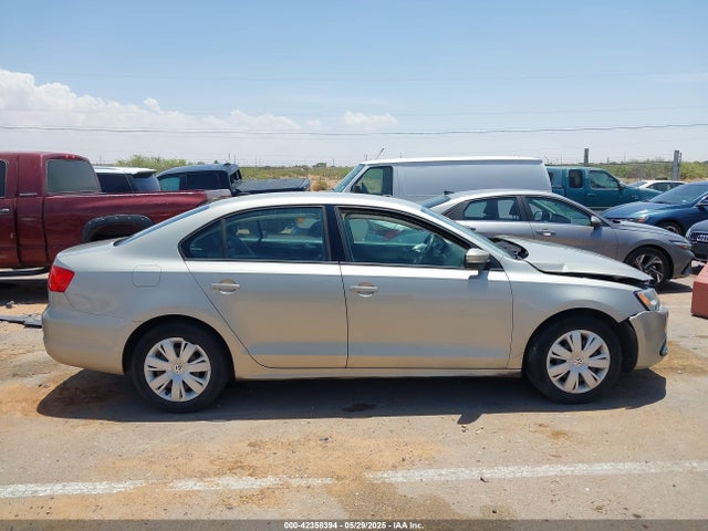 3VWD17AJ2EM314622 Volkswagen 2014