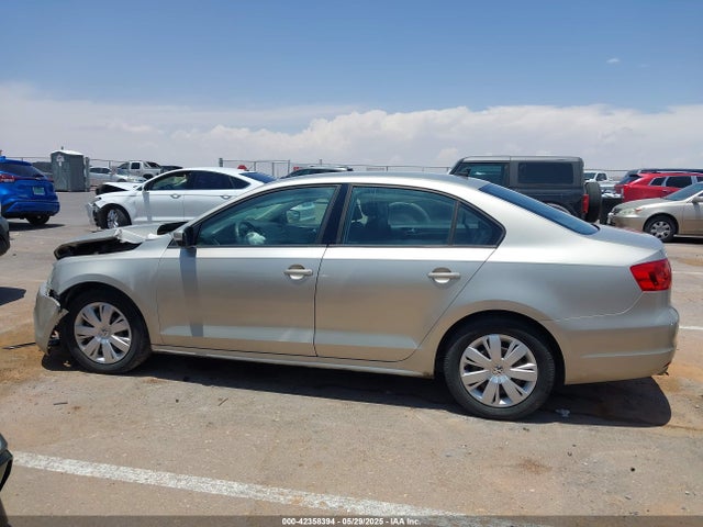 3VWD17AJ2EM314622 Volkswagen 2014