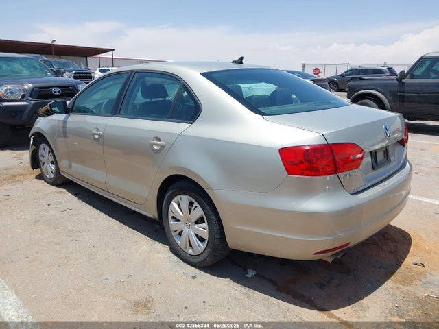 3VWD17AJ2EM314622 Volkswagen 2014