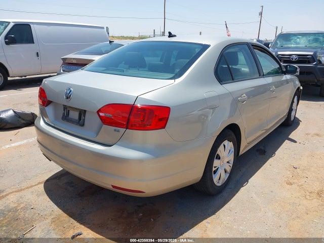 3VWD17AJ2EM314622 Volkswagen 2014