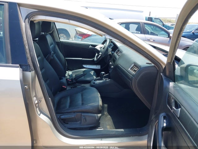 3VWD17AJ2EM314622 Volkswagen 2014