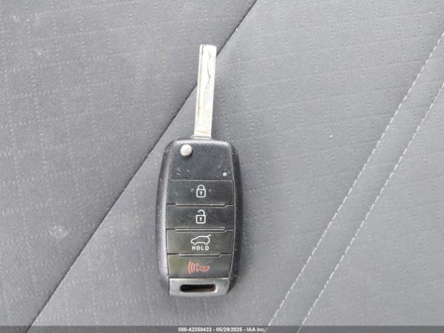 5XYPG4A55HG211180 KIA 2017