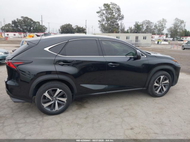JTJYARBZXK2131585 Lexus NX 300