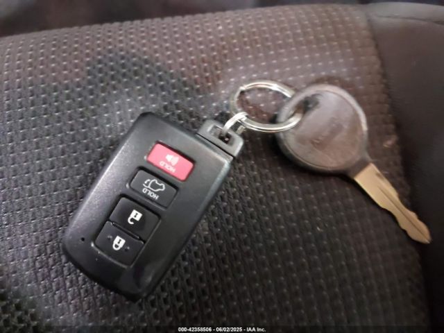2018 TOYOTA RAV4 2T3RFREVXJW721812 Photo 10