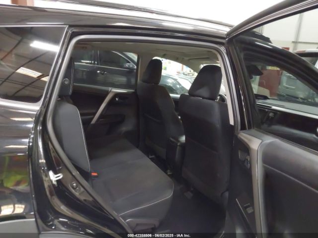 2018 TOYOTA RAV4 2T3RFREVXJW721812 Photo 7