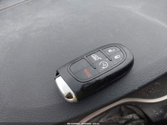 1C4PJMCS3EW124798 Jeep Cherokee Latitude