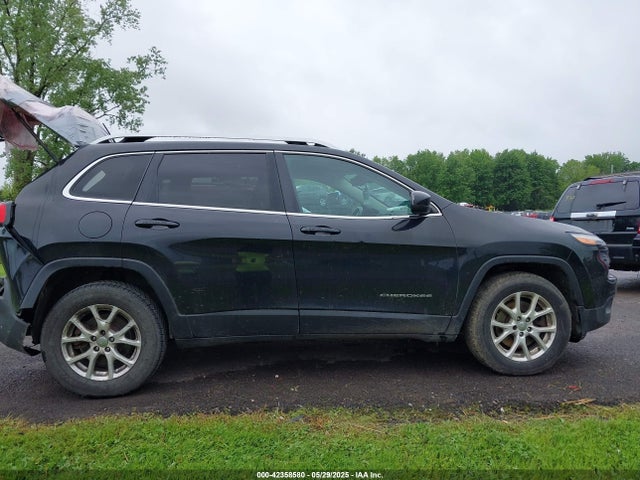 1C4PJMCS3EW124798 Jeep Cherokee Latitude