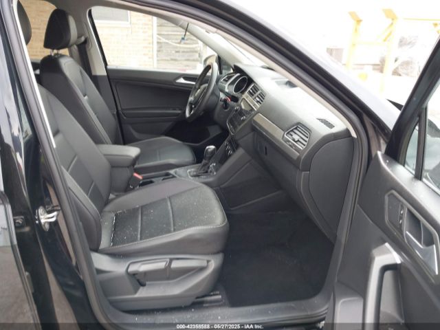 2021 VOLKSWAGEN TIGUAN 3VV3B7AXXMM101773 Photo 4