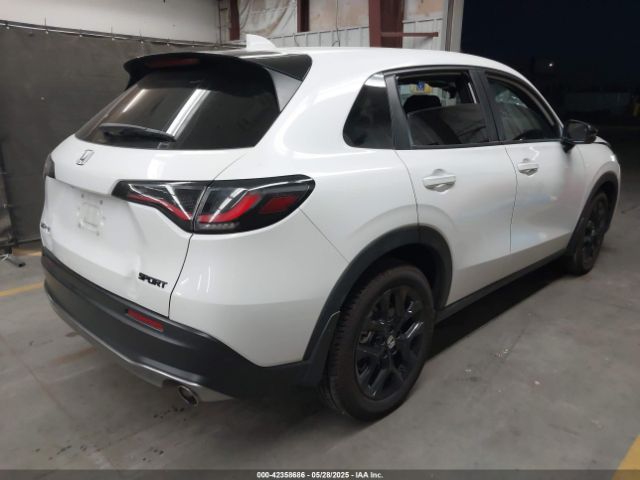 2023 HONDA HR-V 3CZRZ2H55PM725751 Photo 3