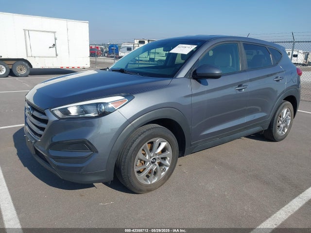 Hyundai TUCSON SE 2018 KM8J2CA44JU655348 Image 2