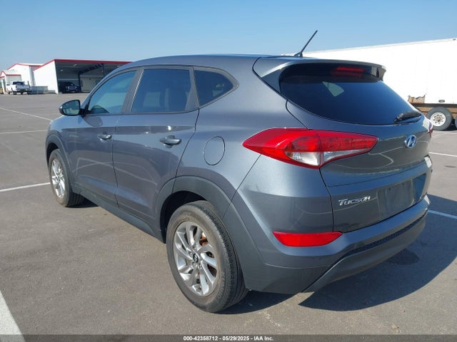 Hyundai TUCSON SE 2018 KM8J2CA44JU655348 Image 3