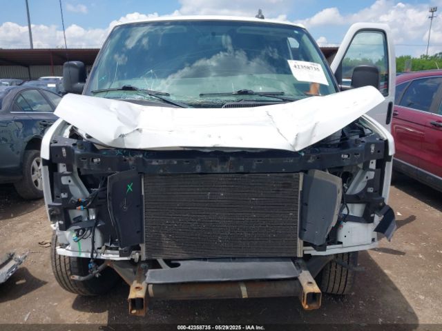 1GCWGAFP9J1337987 Chevrolet Express 2500 Work Van