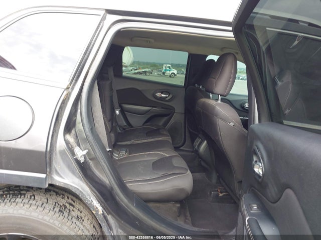 1C4PJLCB8FW695473 Jeep 2015