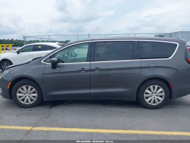 2C4RC1AG0LR209510 Chrysler Voyager L