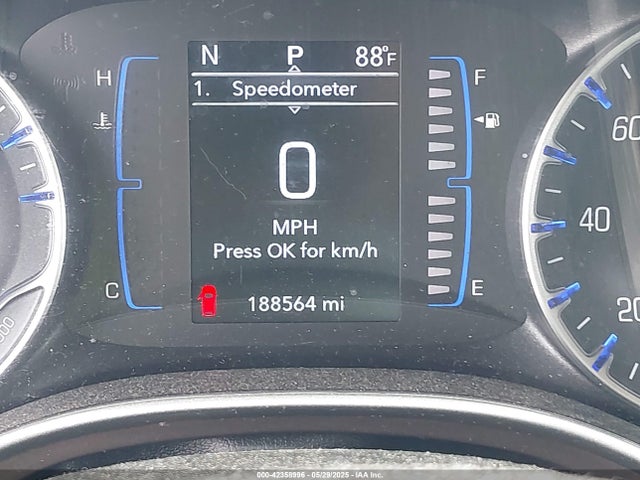 2C4RC1AG0LR209510 Chrysler Voyager L
