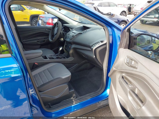 1FMCU0F78HUC50897 Ford ESCAPE S